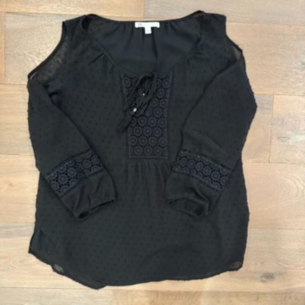 DR2 Black fancy cold shoulder long sleeve blouse | size S